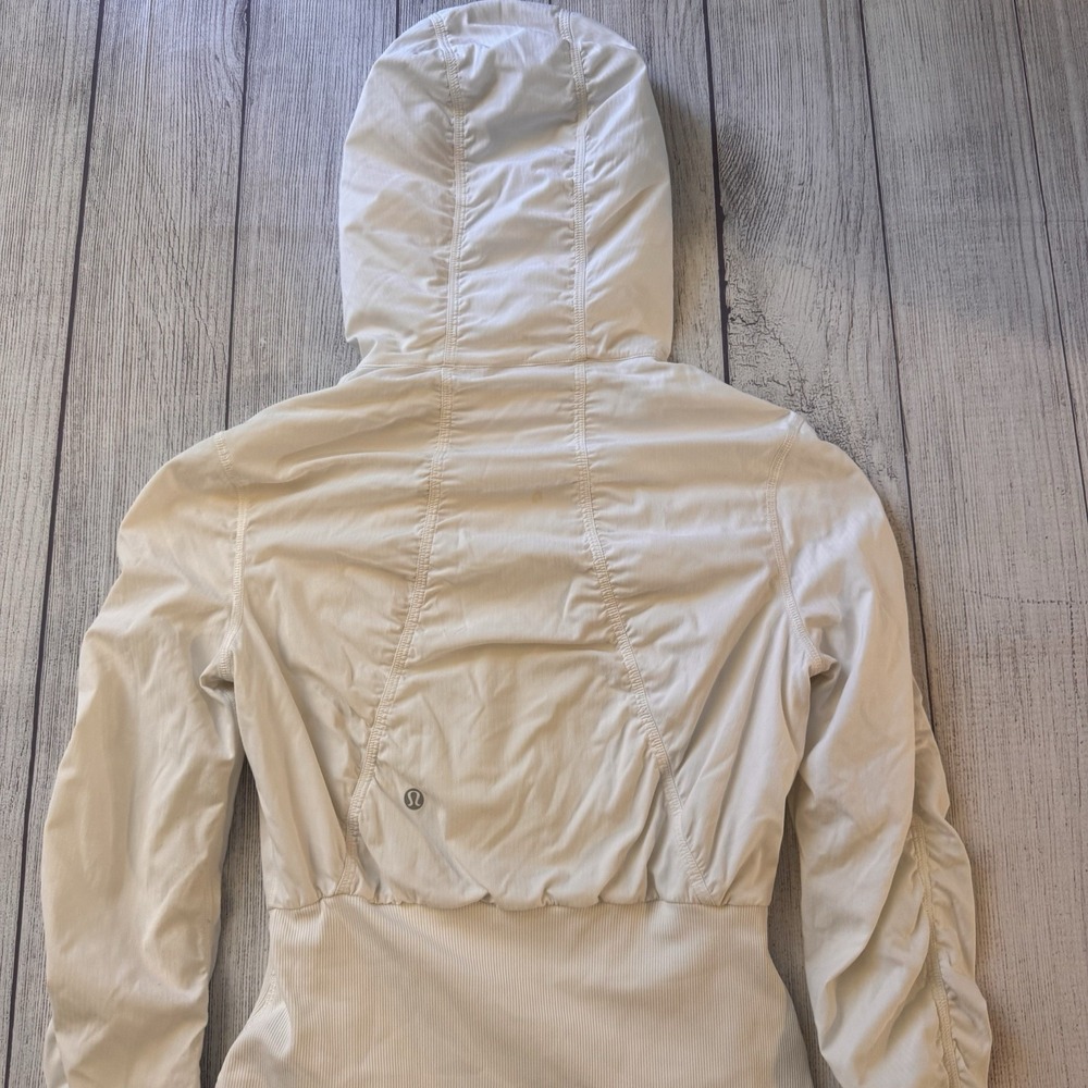 Lululemon Women's Size 6 White Full Zip Hooded Jacket Ruched Thumbholes Workout - Picture 11 of 15